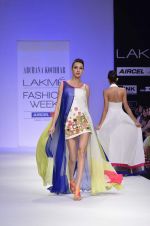 Model walk the ramp for Archana Kocchar Show at lakme fashion week 2012 Day 5 in Grand Hyatt, Mumbai on 6th March 2012 (36).JPG